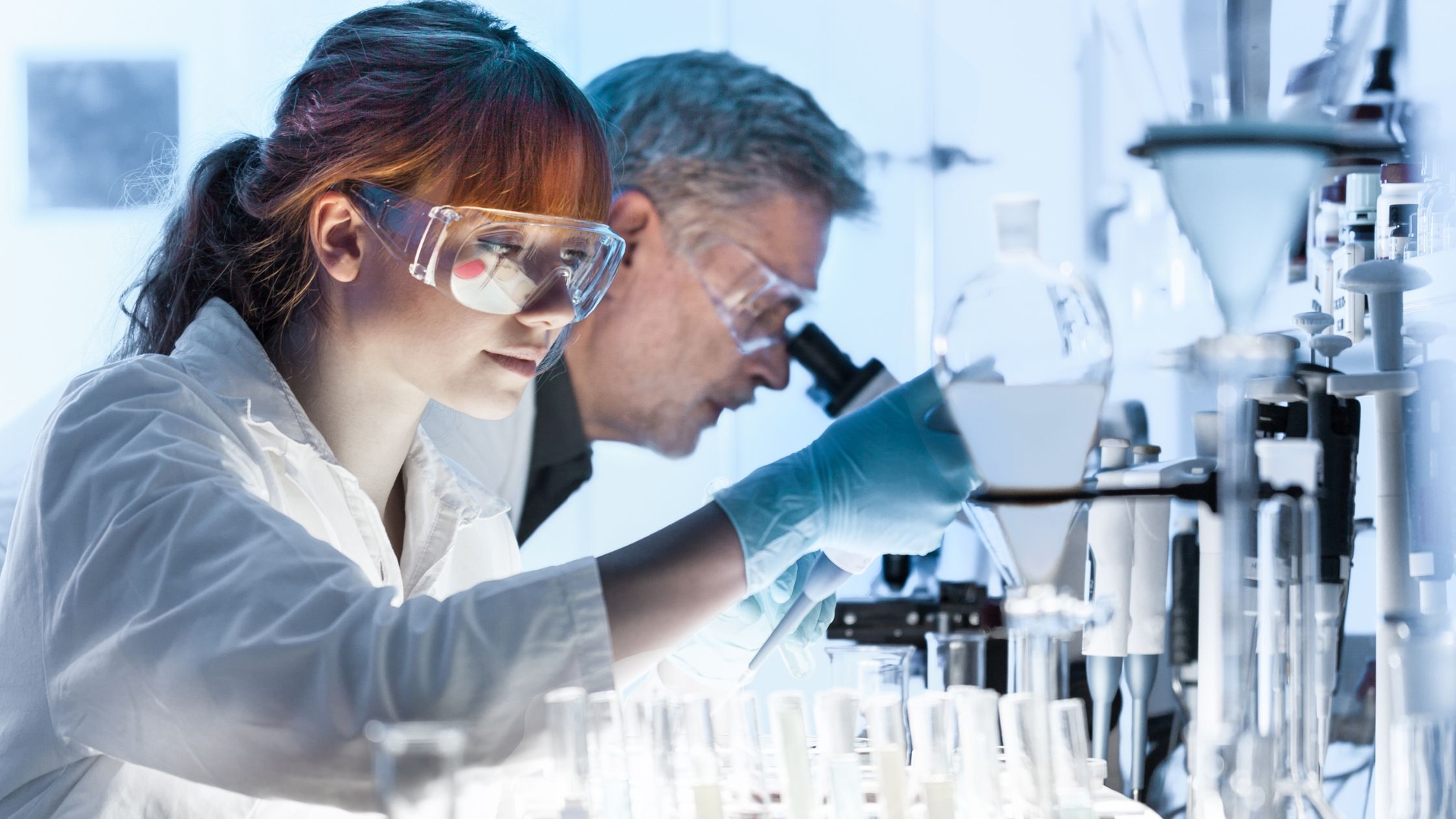regenerative medicine Scientists in a laboratory